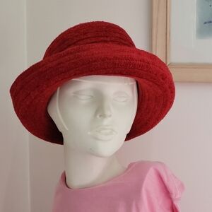 70s VTG BETMAR New York Ruby Red Breton Style Rolled Kettle Brim Hat Women's